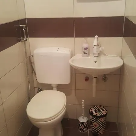 Vikendica Ahatovici 2 *
