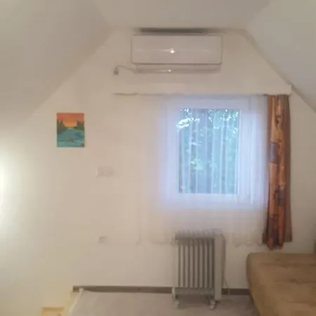 Vikendica Ahatovici 2 Hébergement de vacances *