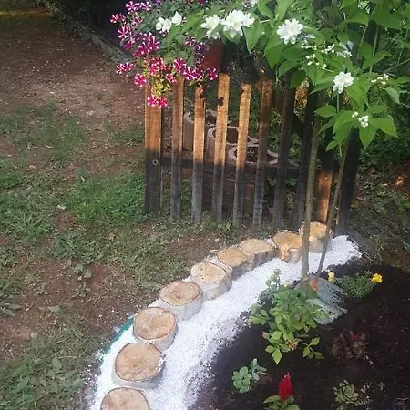 Vikendica Ahatovici 2 Hébergement de vacances *