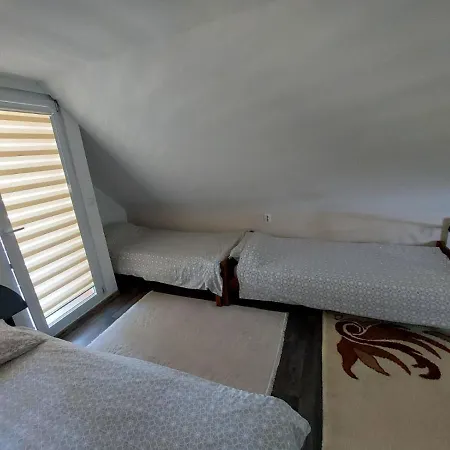 Vikendica Ahatovici 2